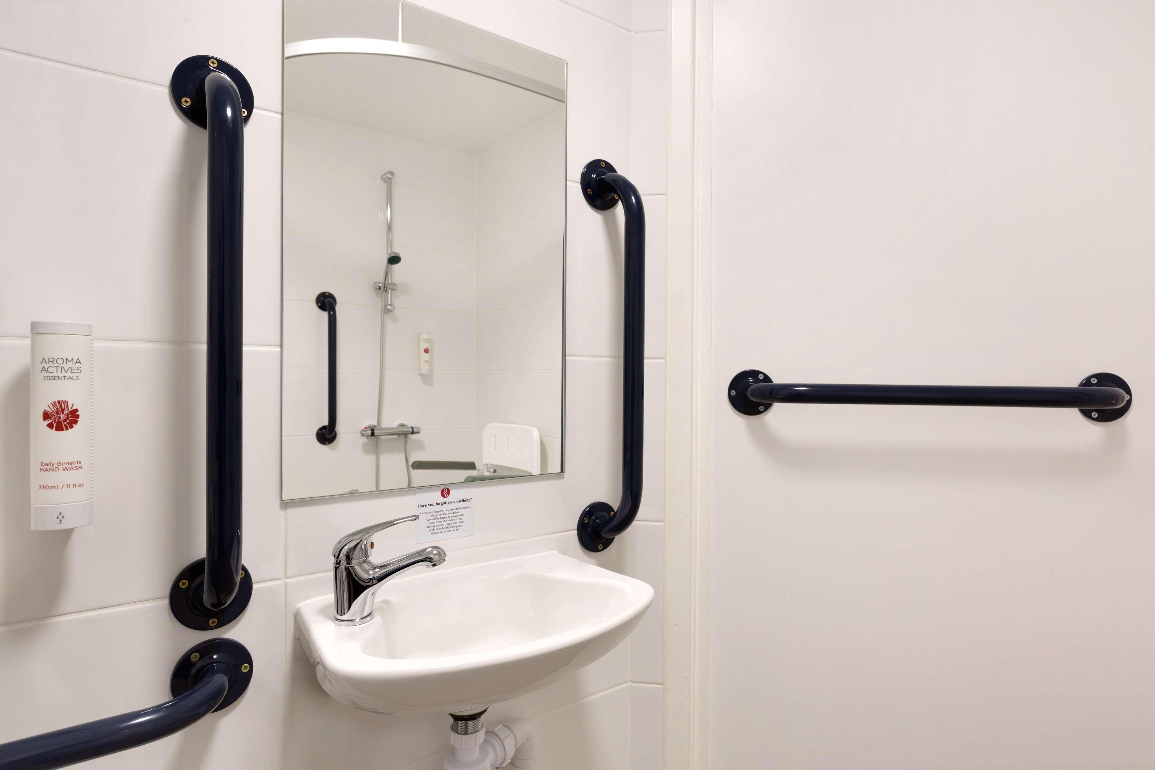 Ramada Chorley South Hotell Exteriör bild