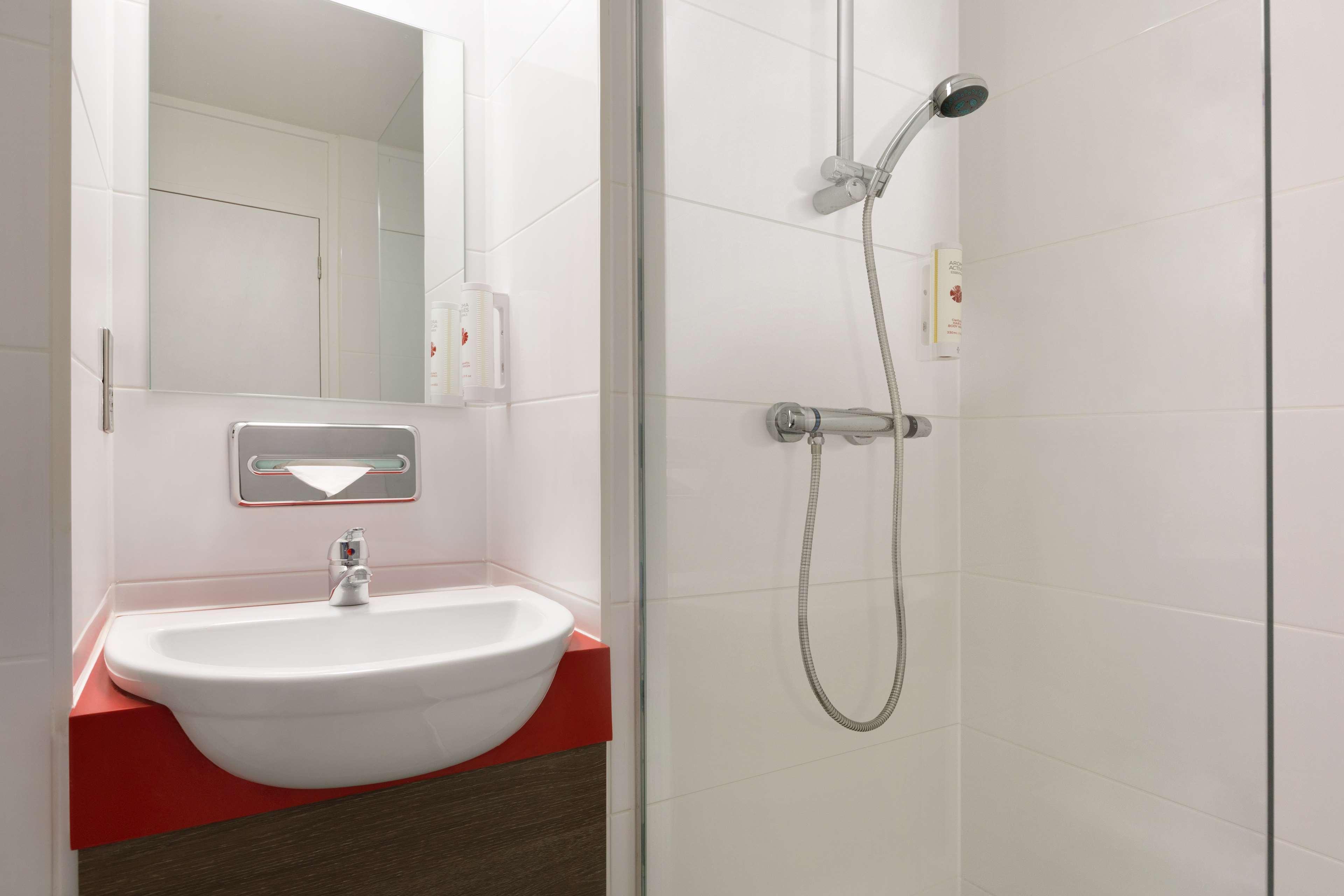 Ramada Chorley South Hotell Exteriör bild