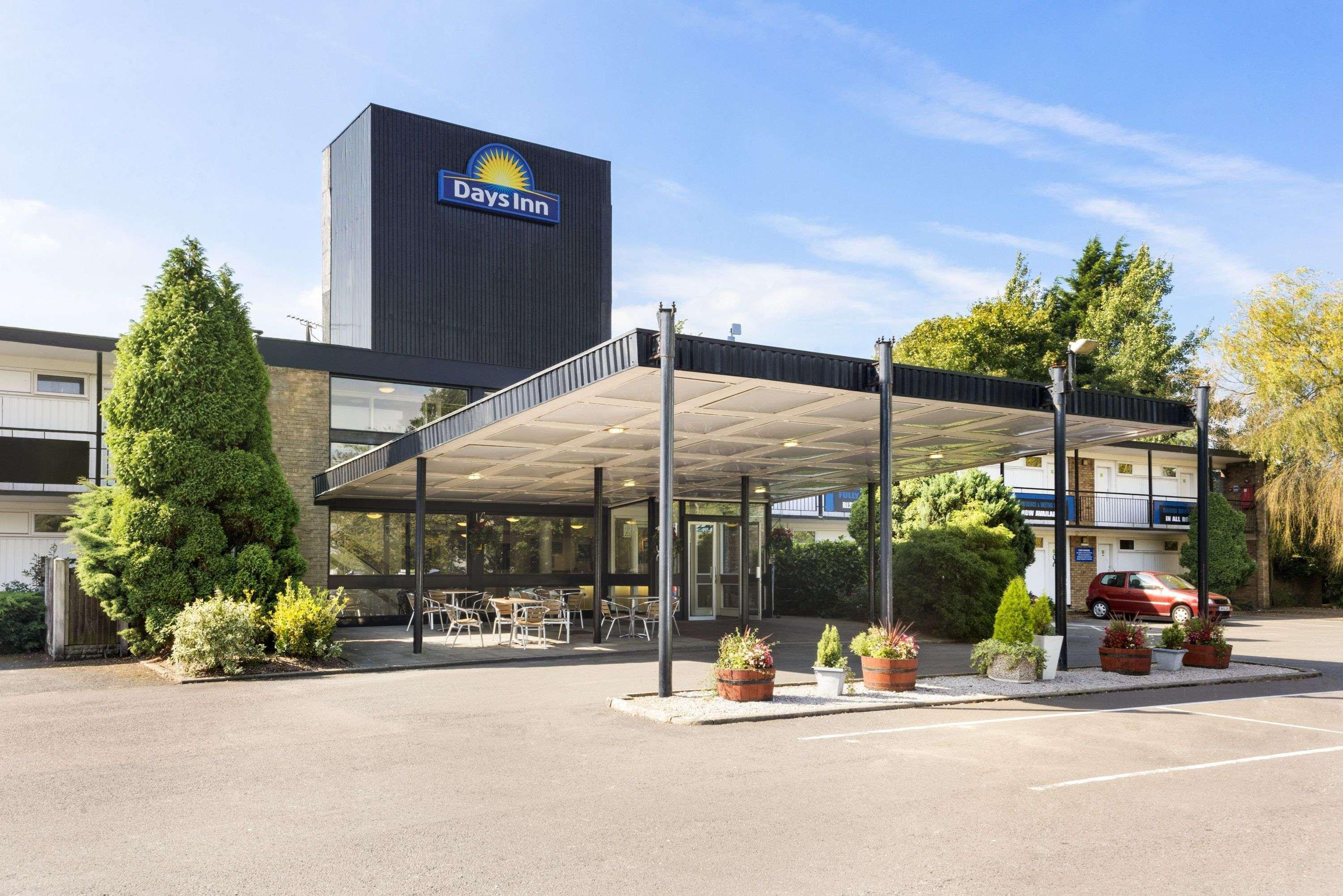 Ramada Chorley South Hotell Exteriör bild