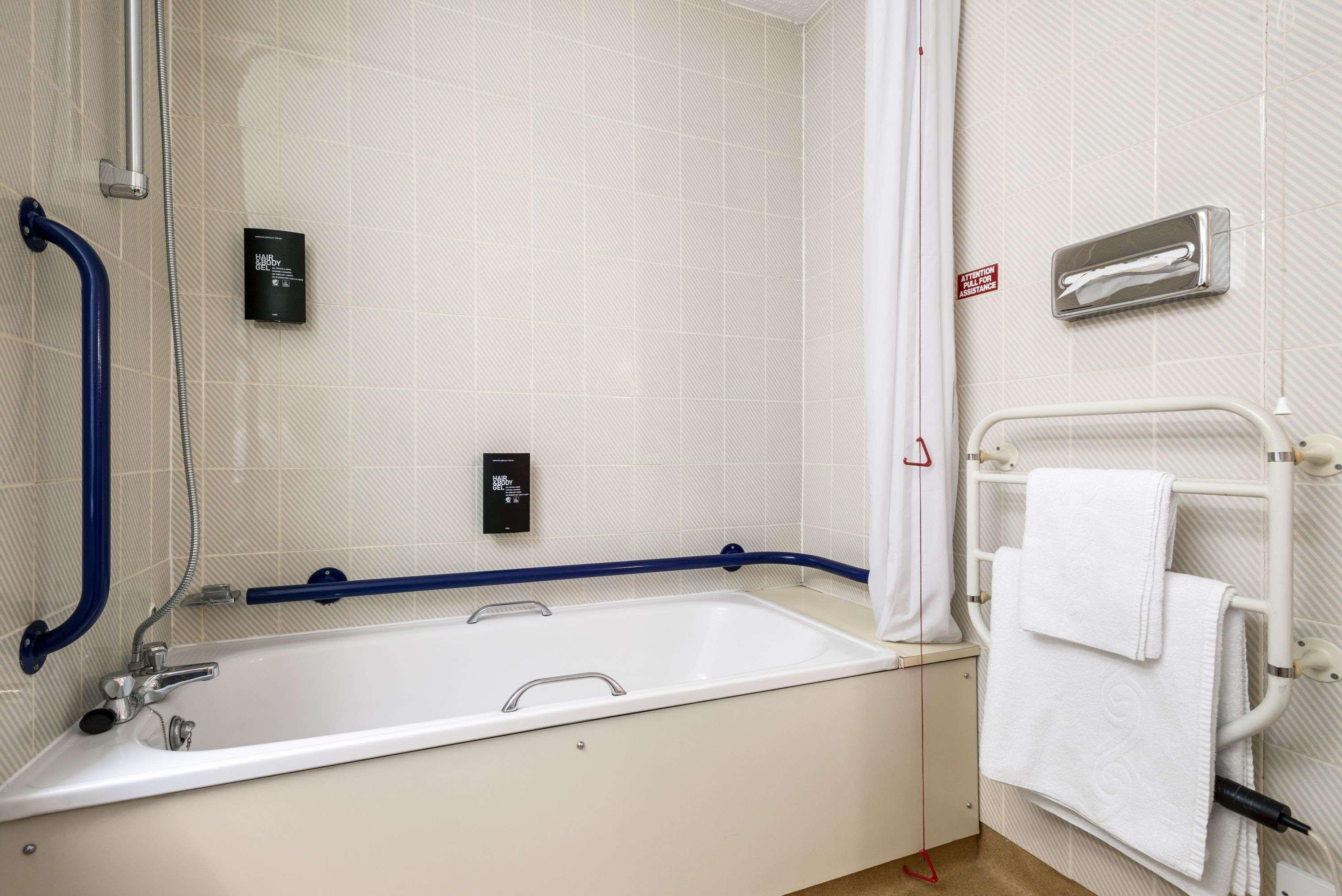 Ramada Chorley South Hotell Exteriör bild